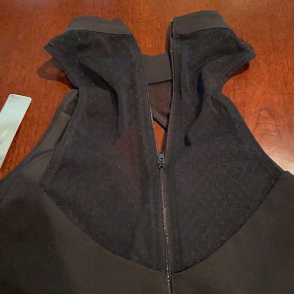 Black dress - Picture 4 of 4